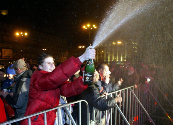 Sylwester w Warszawie sprzed lat. Tak stolica witała dawniej Nowy Rok