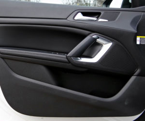 Peugeot 308 - tapicerka drzwi