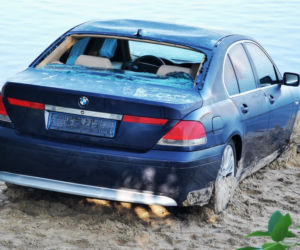 Toruń: Auto wylądowało w Wiśle! 
