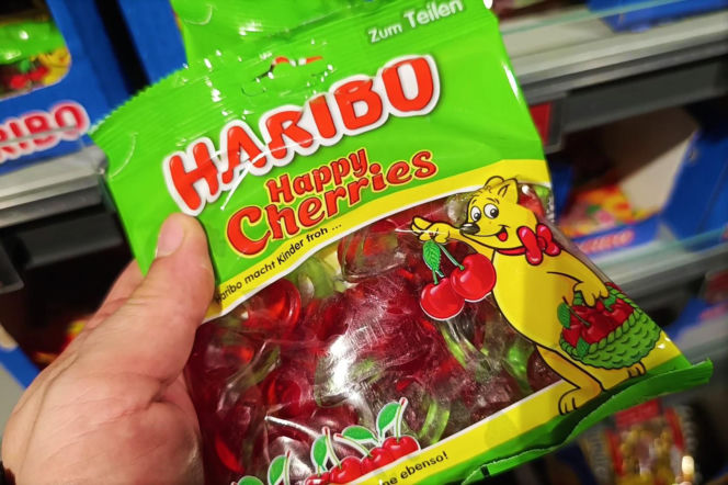 Żelki Haribo w polskich i niemieckich sklepach