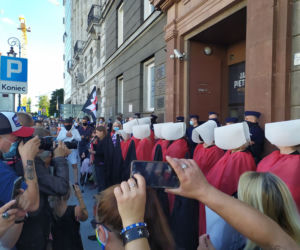 Kobiety strajkują przeciwko legalizacji przemocy domowejq
