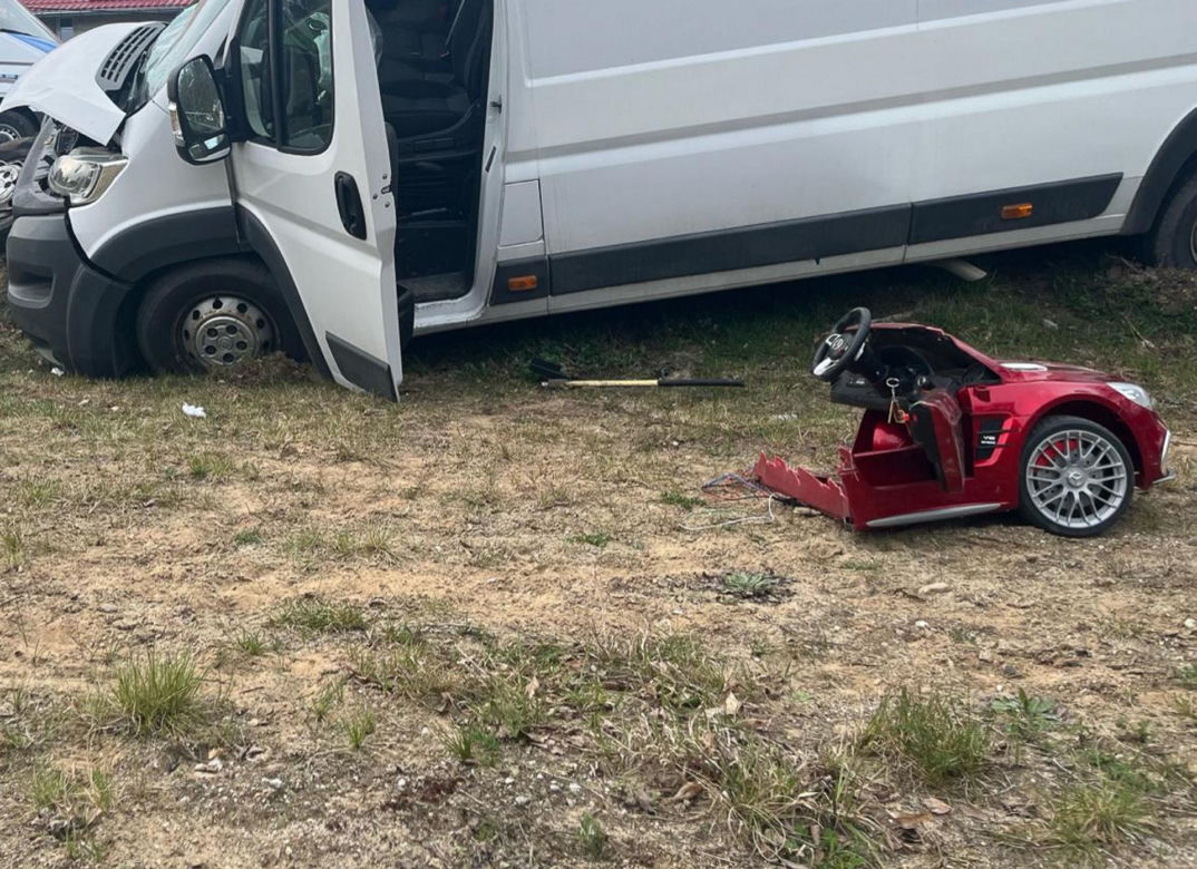 Wjechał busem w rodzinę z dzieckiem. Zatrzymanie 27-latka