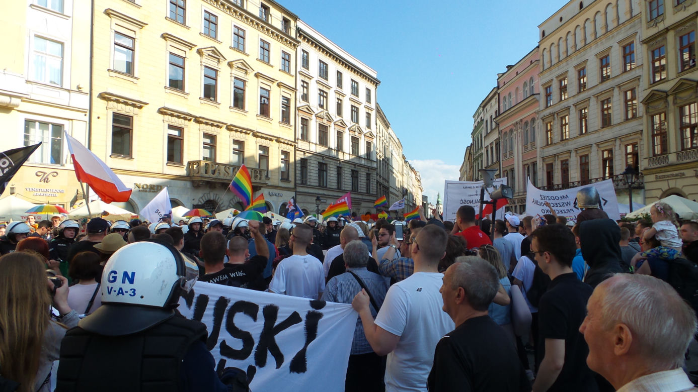 "Zboczeńcy, wypier**lać".Manifestowali przeciwko Marszowi Równości 18.05.2019 w Krakowie