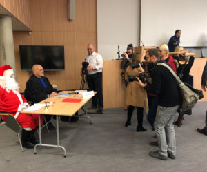 Święty Mikołaj kontra Gwiazdor!
