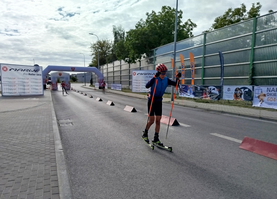 Zawody o Puchar Polski na nartorolkach Marwe Cup 2025 zostały zainaugurowane w Siedlcach