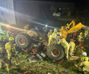 Ciągnik stoczył się z wału, dwie osoby nie żyją! Tragedia nad Wisłą
