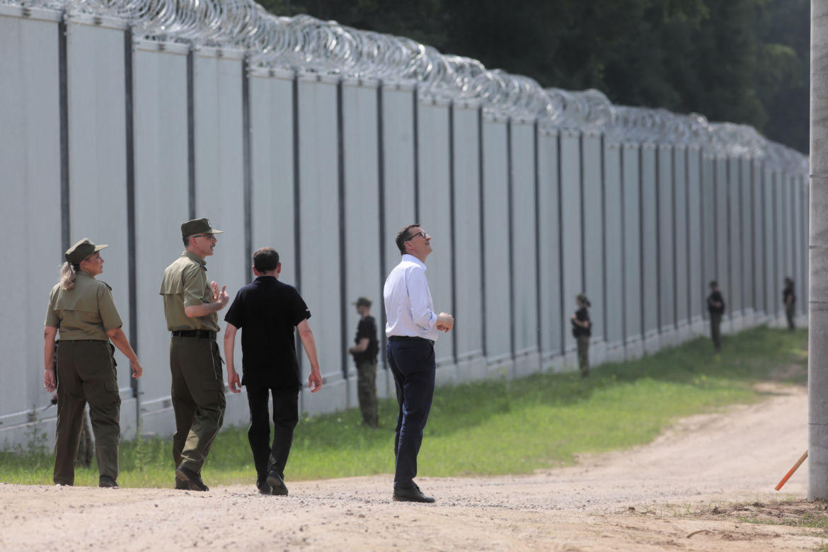 Mateusz Morawiecki "Mur ochroni nas przed inwazją"