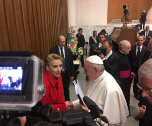 Posłanka z Torunia spotkała się z papieżem Franciszkiem. Przekazała mu raport dotyczący pedofilii w kościele