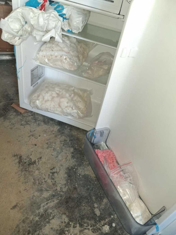 16 kilogramów narkotyków u mieszkańców powiatu rawickiego. Zatrzymani w drodze z Holandii