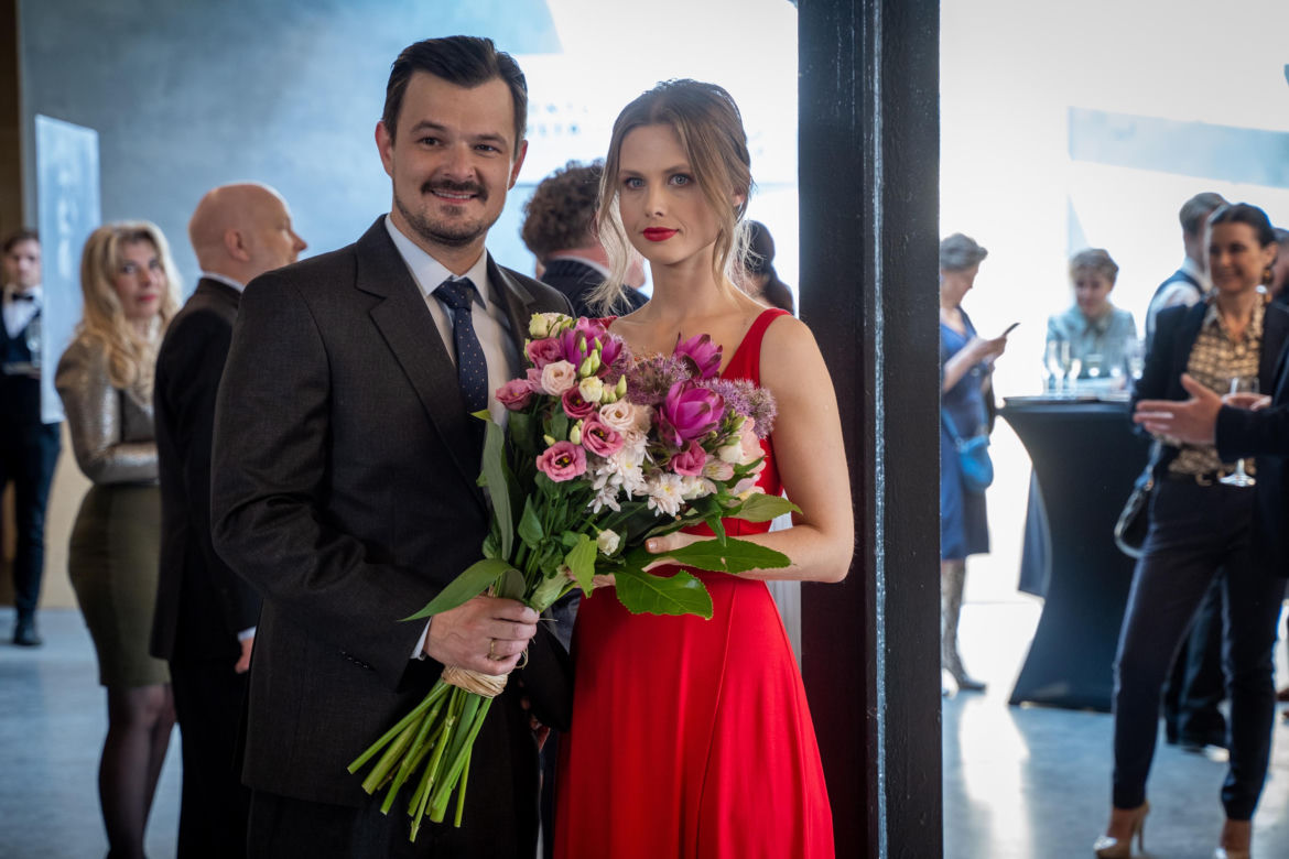 Zdrada, odc 1: Julia (Anna Karczmarczyk), Patryk (Dawid Ogrodnik)