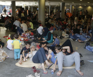 Imigranci zalewają całą Europę. Fala uchodźców zmierza do Polski