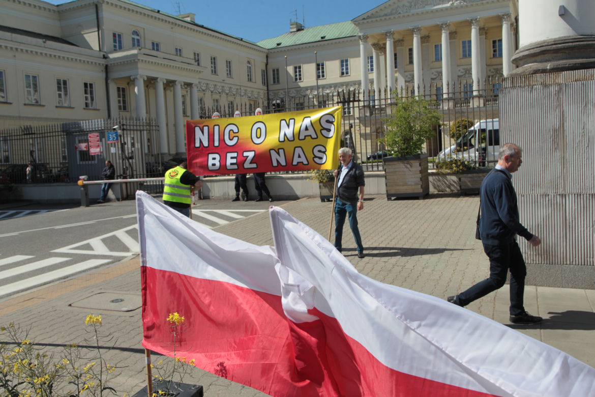 Taksówkarze przyszli pod ratusz. „Chcemy lepszych płac i godnego życia!”