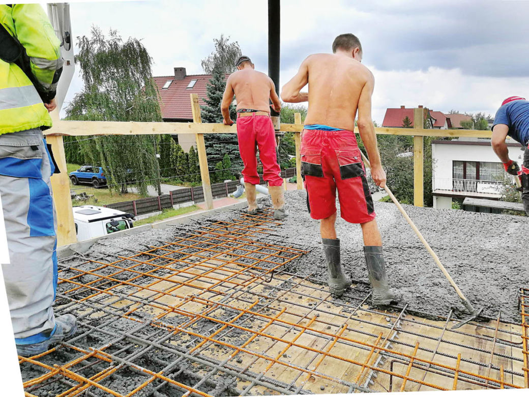 Kostkę z 82 roku zmienili w dom marzeń. Przebudowa wielopokoleniowej kostki w Tarnowskich Górach