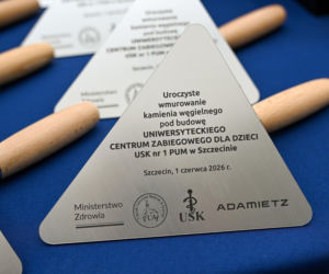 Wmurowanie aktu erekcyjnego pod budowę Uniwersyteckiego Centrum Zabiegowego dla Dzieci
