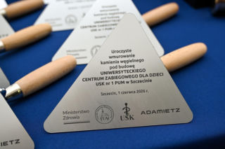 Wmurowanie aktu erekcyjnego pod budowę Uniwersyteckiego Centrum Zabiegowego dla Dzieci