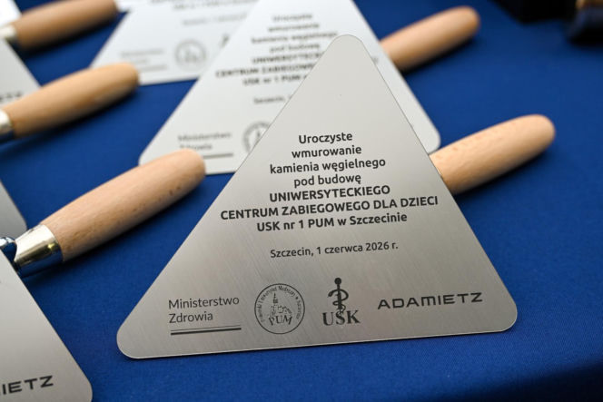 Wmurowanie aktu erekcyjnego pod budowę Uniwersyteckiego Centrum Zabiegowego dla Dzieci