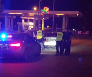 NIELEGALNY zlot samochodów pod Poznaniem. Policjanci wypisali 135 mandatów 