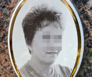 59-latka wpadła do studzienki kanalizacyjnej. Grób pani Anny na cmentarzu parafialnym w Augustowie
