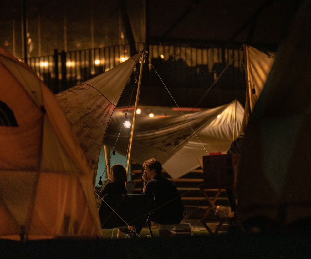 Lublin: Zakradł się NOCĄ i chciał ZABIĆ?! W namiocie jego żona spała z... pierwszym mężem!