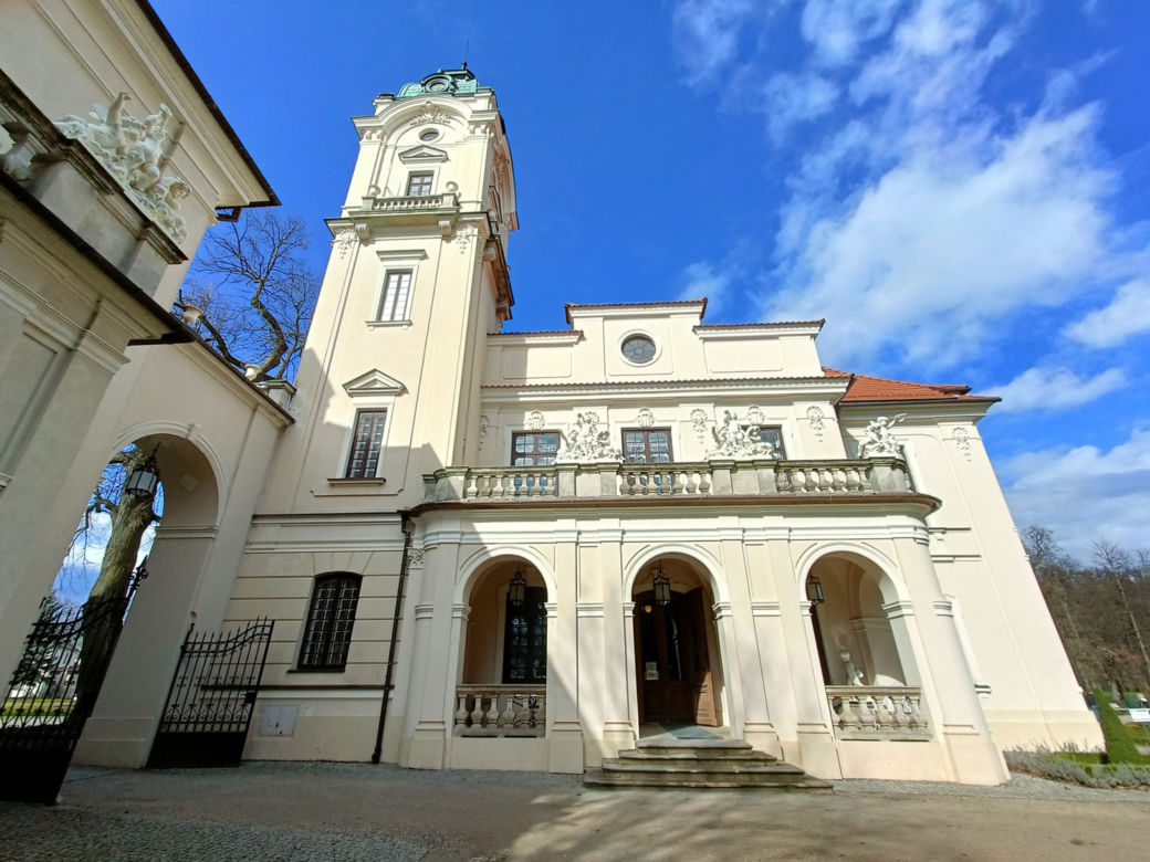 Muzeum Zamoyskich w Kozłówce wczesną wiosną