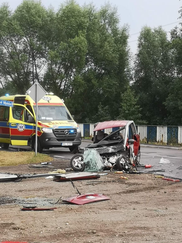 Tragiczny wypadek w Krzepicach. Zginęła pasażerka mini cara