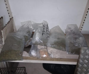 31-latek z Otwocka w areszcie. Policja przejęła 4 kg narkotyków i 330 tys. zł