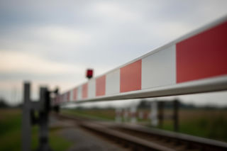 Wypadek w Widzinie pod Słupskiem. Co zrobił kierowca ciężarówki tuż przed zderzeniem?