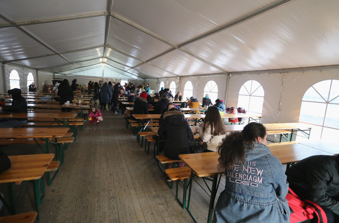 Horror na Centralnym. Bez prysznica, z dziećmi na posadzce. Dramatyczne historie uchodźców z Ukrainy
