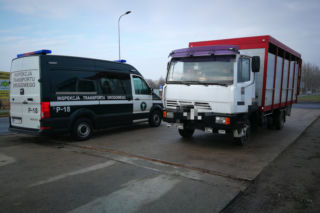 Próbowali zwieść mundurowych tanią sztuczką. Zrobili to na oczach inspektora ITD!