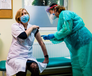 Pierwsze szczepienie przeciw COVID-19 w Gdańsku