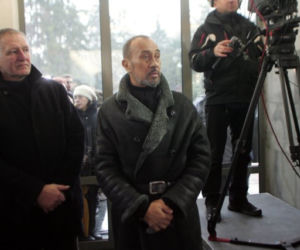 Pogrzeb Adama Hanuszkiewicza. Waldemar Kownacki i Krzysztof Wakuliński