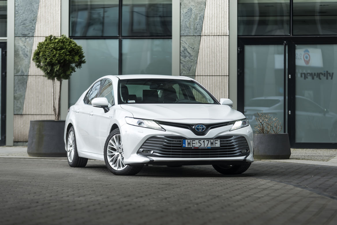 Toyota Camry 2.5 Hybrid 218 KM e-CVT Executive + VIP