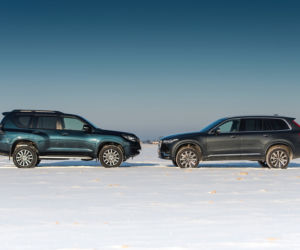 Volvo XC90 B5 AWD 8AT Inscription vs. Toyota Land Cruiser 2.8 D-4D AWD 6AT Executive