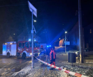 Szkoła w Chełmnie żegna Nikolę i Oliwię. Dziewczynki, ich brat i matka zmarli w mieszkaniu. Nie mieli czujnika czadu