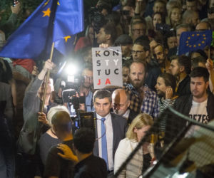 PROTEST POD SENATEM.