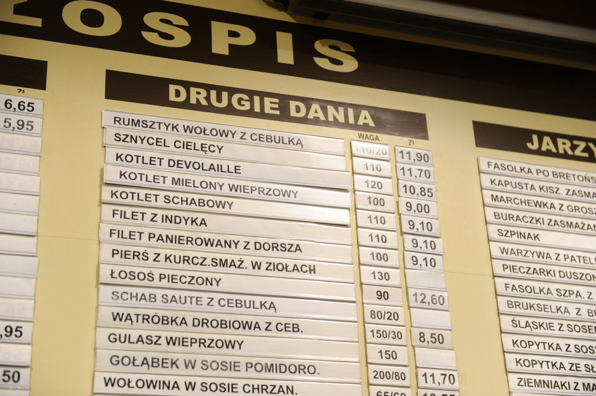 Bary mleczne musiały podnieść ceny. Wiele z nich świeci pustkami