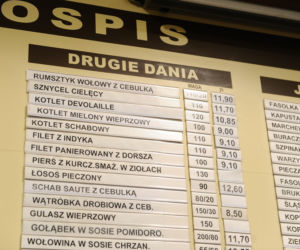 Bary mleczne musiały podnieść ceny. Wiele z nich świeci pustkami