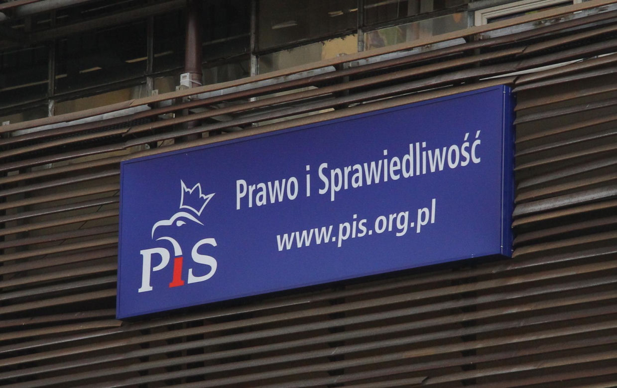 Stąd twardą ręką rządzi PiS Jarosław Kaczyński 