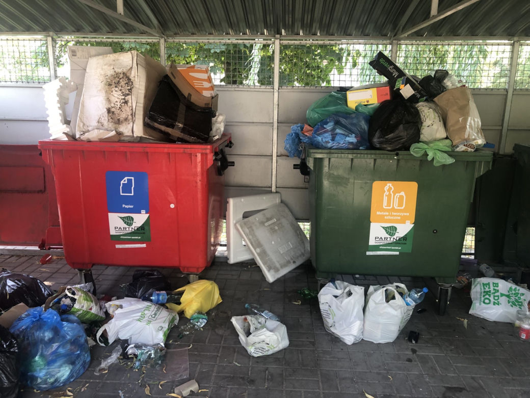 Zostawili nas z górą śmieci