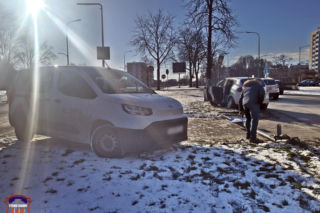 Kobieta włączyła się w Tychach do ruchu i zaczęło się piekło. Trzy samochody uszkodzone