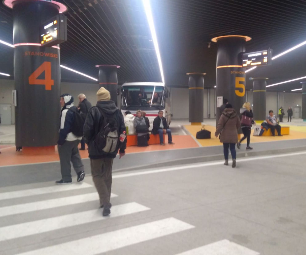 Dworzec autobusowy we Wrocławiu w remoncie. Rok po otwarciu trzeba rozwiązać problem spalin!