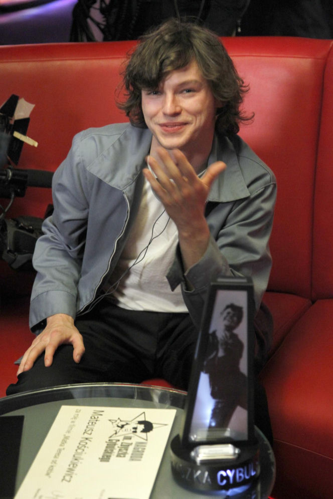 Zaczynał jako zbuntowany nastolatek w hicie kinowym. Tak dziś wygląda Mateusz Kościukiewicz