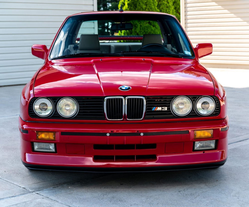 BMW E30 M3 wystawione na sprzedaż za prawie milion złotych