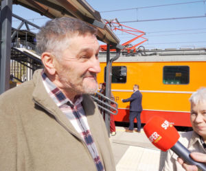 Jechałem legendarnym pociągiem. W środku jak kiedyś, aż trudno uwierzyć! Ludzie mówią wprost: „to były czasy”