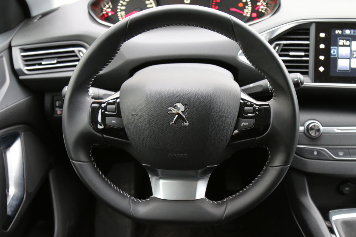 Peugeot 308 1.2 PureTech 110 KM Active