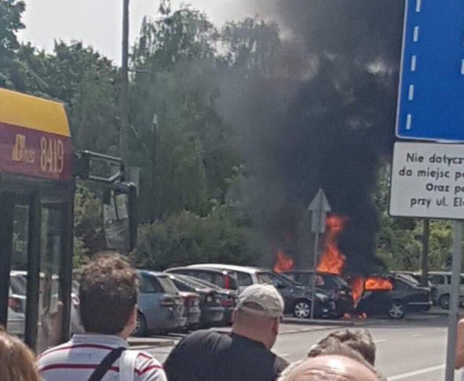Mercedes poszedł z dymem na Woli