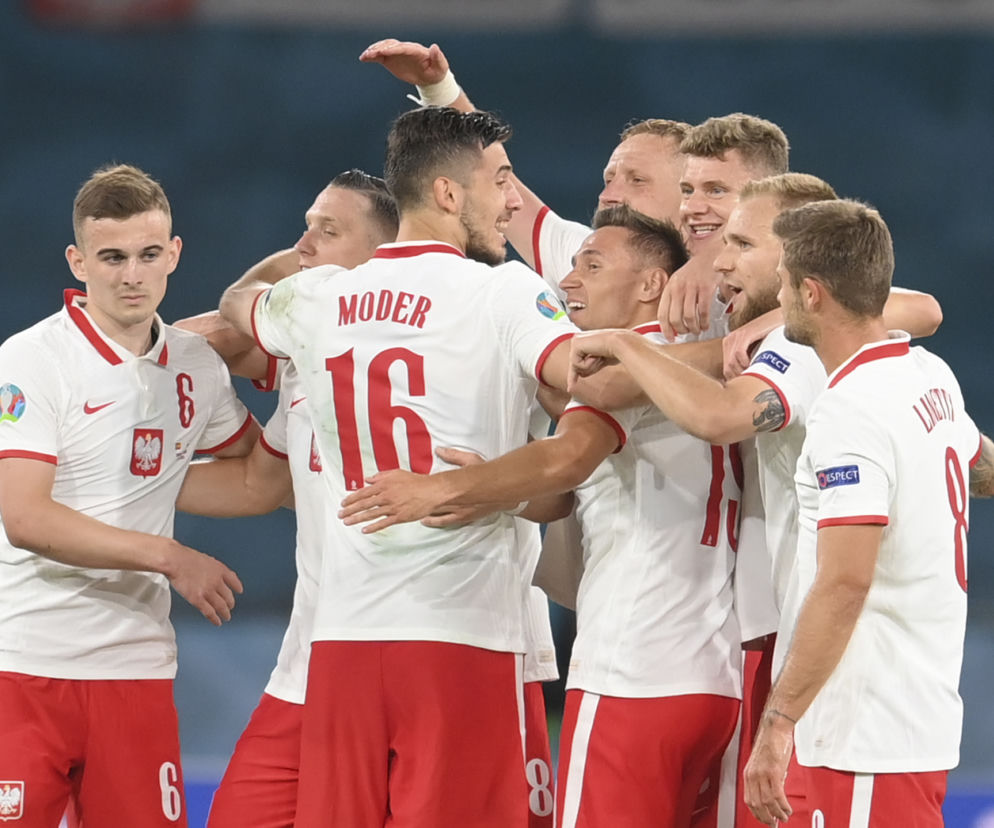 Szwecja odpuści mecz z Polską, bo ma pewny awans? SCENARIUSZE AWANSU z polskiej grupy na Euro