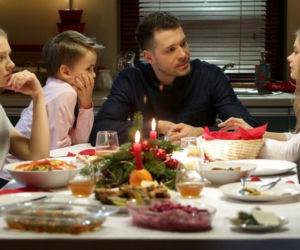 M jak miłość odcinek 1216. Joasia (Barbara Kurdej-Szatan), Zosia (Julia Wróblewska), Wojtuś (Feliks Matecki), Tomek (Andrzej Młynarczyk)