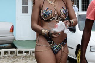 Rihanna podczas karnawału na Barbadosie