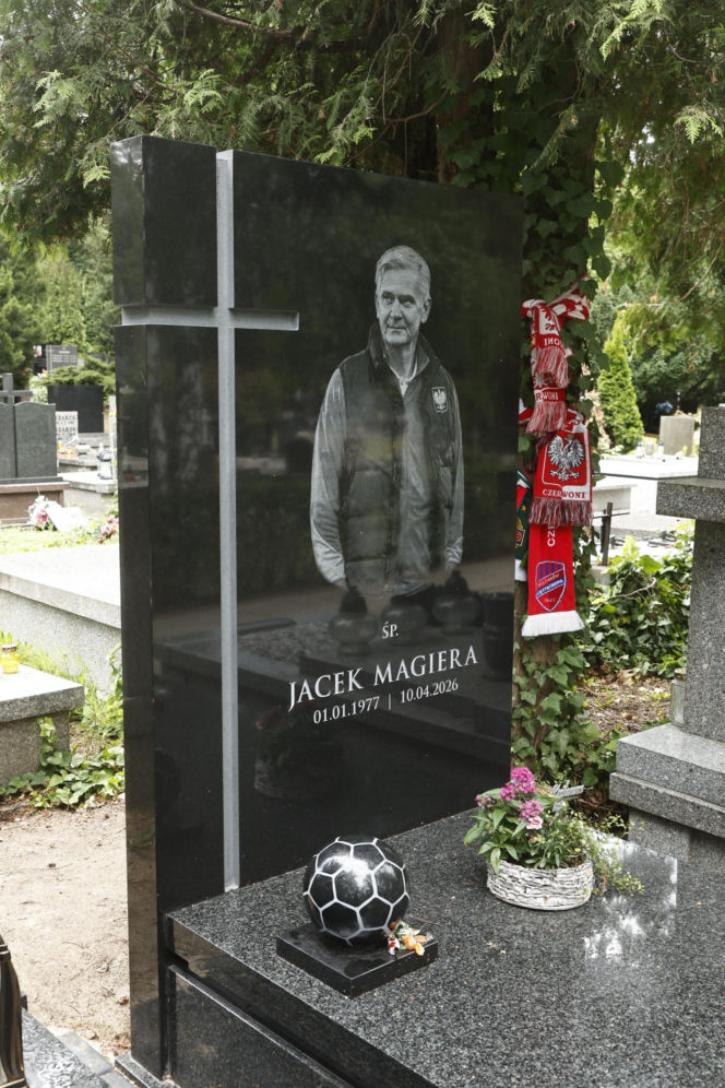 Nowy grób Jacka Magiery